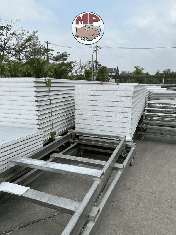 Sân chứa panel eps